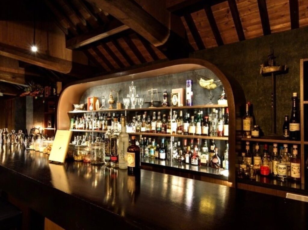 THE BAR 混酒瑠樹