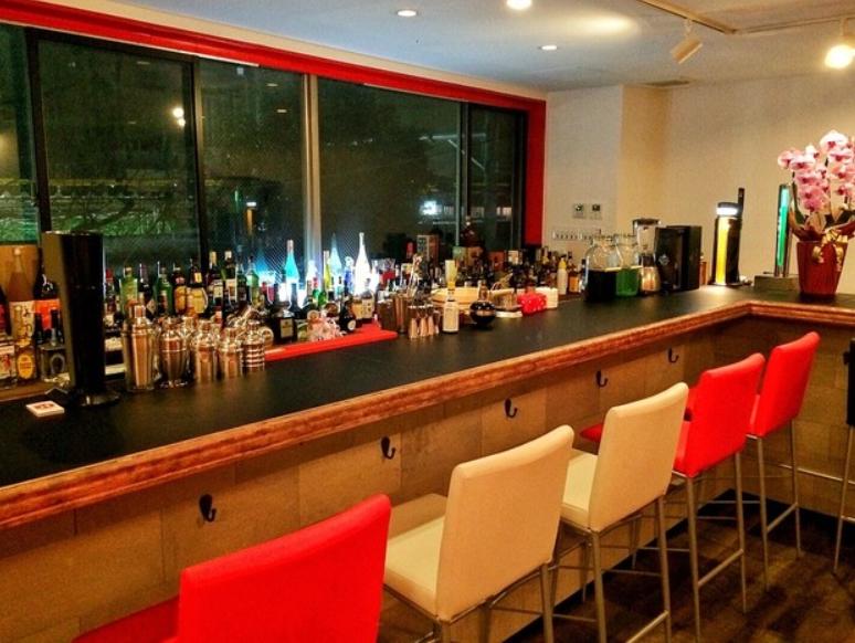 Dining & Bar HOME.